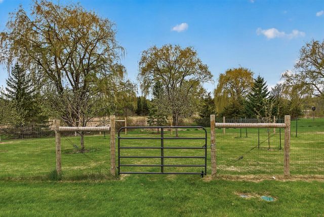 4895 Eagle Ridge Road, Loretto, MN 55357