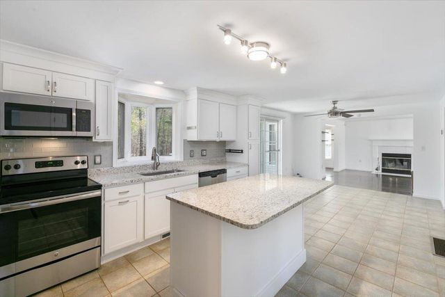 62 Magnolia Drive, Pelham, NH 03076