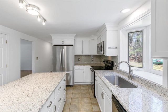 62 Magnolia Drive, Pelham, NH 03076