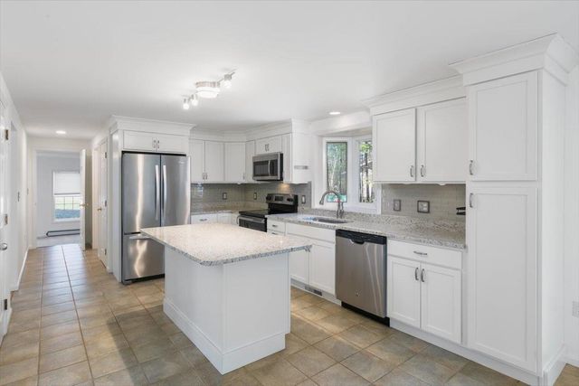 62 Magnolia Drive, Pelham, NH 03076