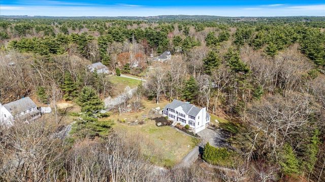 62 Magnolia Drive, Pelham, NH 03076