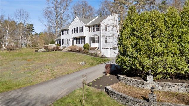 62 Magnolia Drive, Pelham, NH 03076