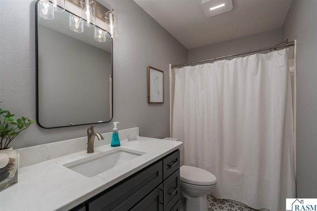 2029 Sundance Lane, North Mankato, MN 56003