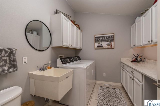 2029 Sundance Lane, North Mankato, MN 56003