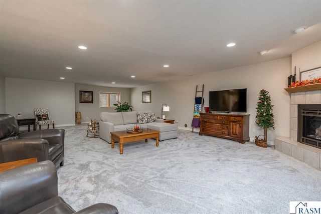 2029 Sundance Lane, North Mankato, MN 56003