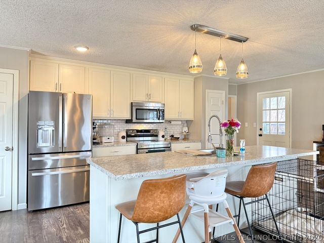 9 S Lake View, Kiefer, OK 74041