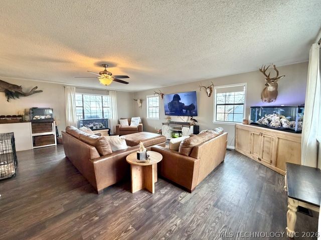 9 S Lake View, Kiefer, OK 74041