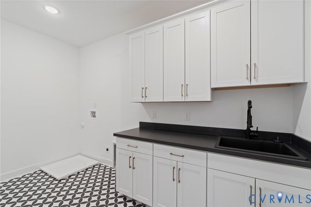 17318 Jojo Ln, Moseley, VA 23120
