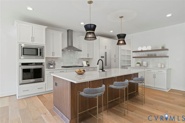 17318 Jojo Ln, Moseley, VA 23120