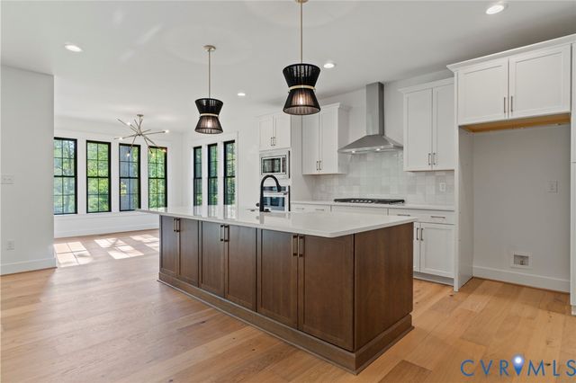 17318 Jojo Ln, Moseley, VA 23120
