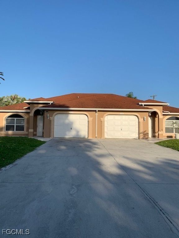 822 SE 6th CT, Cape Coral, FL 33990