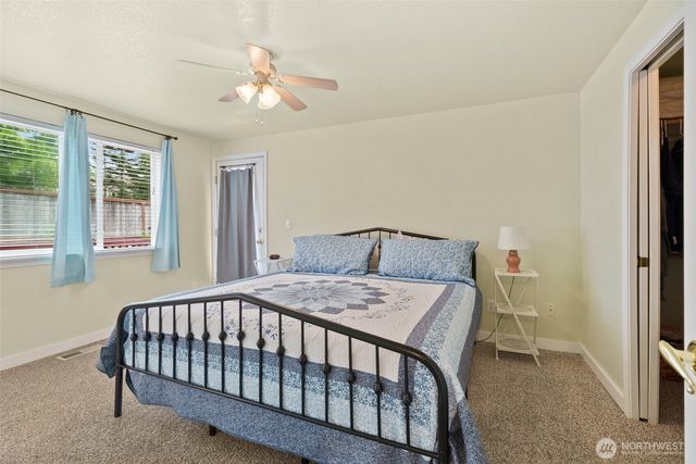 8608 Sebastian Drive NE, Lacey, WA 98516