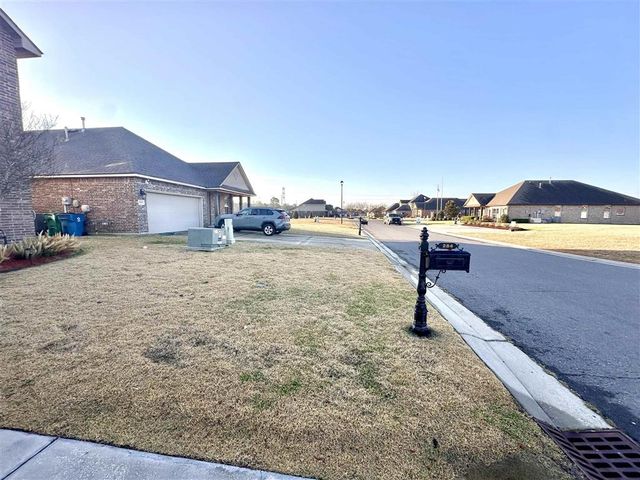 284 Pipers Lane, Sulphur, LA 70665