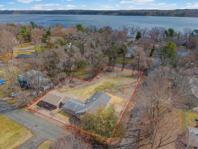 1589 Racine Avenue S, Lake Saint Croix Beach, MN 55043