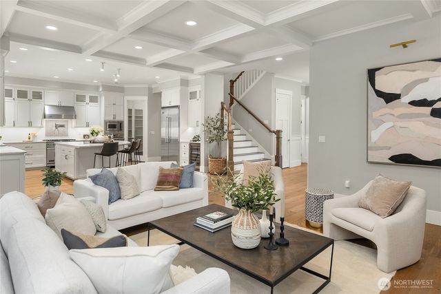 7817 NE Ledgestone Loop, Bainbridge Island, WA 98110