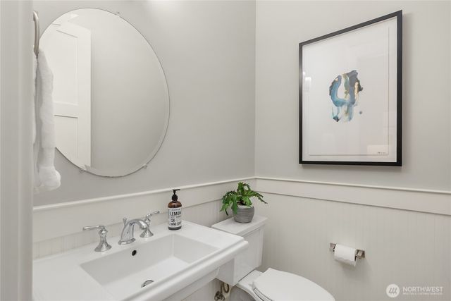 7817 NE Ledgestone Loop, Bainbridge Island, WA 98110