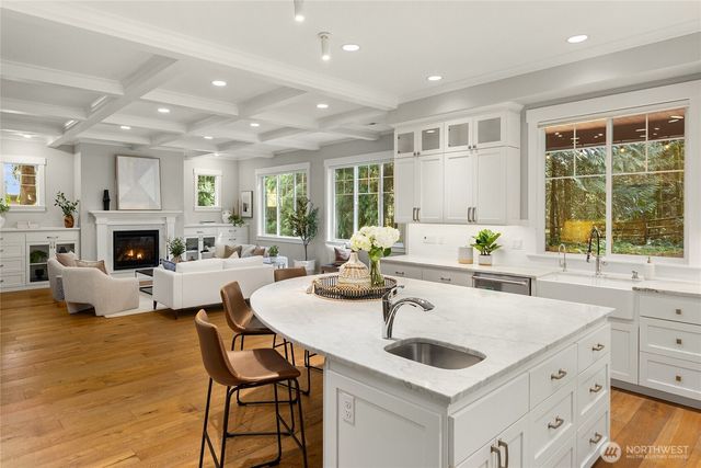 7817 NE Ledgestone Loop, Bainbridge Island, WA 98110