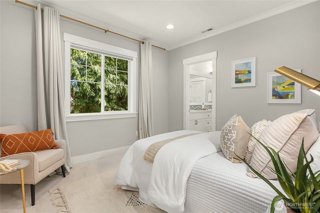 7817 NE Ledgestone Loop, Bainbridge Island, WA 98110