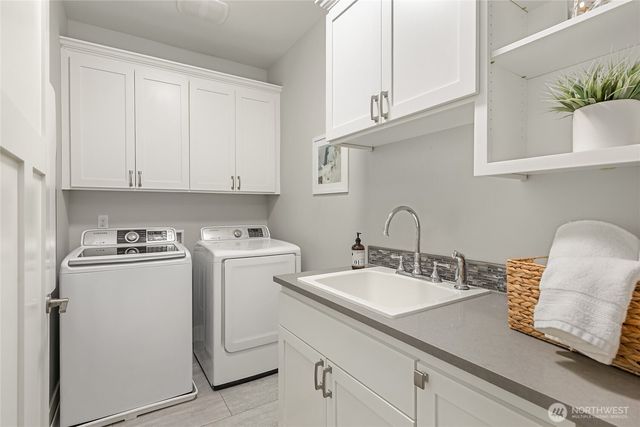 7817 NE Ledgestone Loop, Bainbridge Island, WA 98110