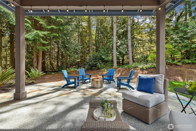 7817 NE Ledgestone Loop, Bainbridge Island, WA 98110