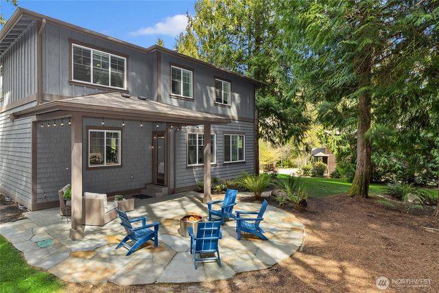 7817 NE Ledgestone Loop, Bainbridge Island, WA 98110