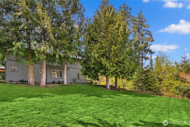 7817 NE Ledgestone Loop, Bainbridge Island, WA 98110