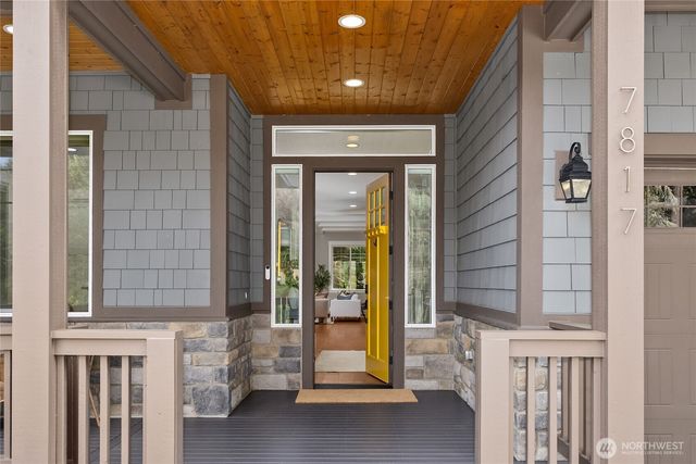 7817 NE Ledgestone Loop, Bainbridge Island, WA 98110