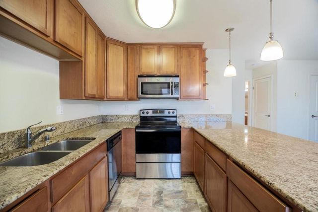 300 Glenwood Circle 258, Monterey, CA 93940