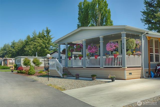 936 Mountain Villa Drive, Enumclaw, WA 98022