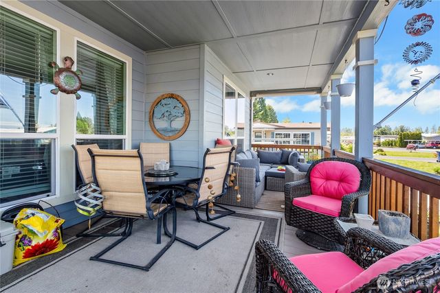 936 Mountain Villa Drive, Enumclaw, WA 98022