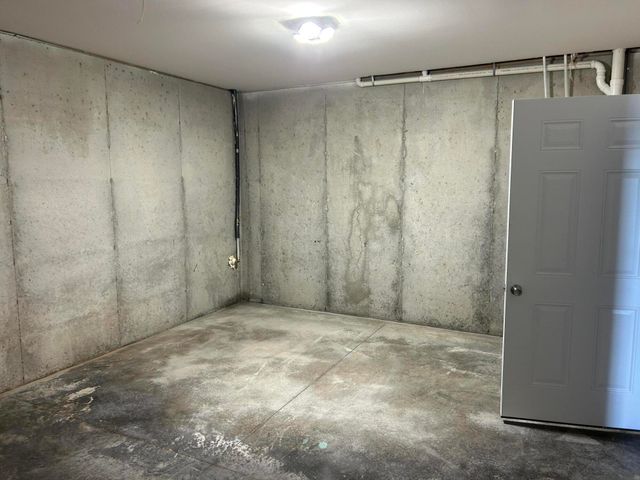 203 Max Cavnes Road, Danville, KY 40422