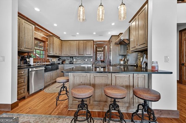 454 Genessee Path, Blue Ridge, GA 30513
