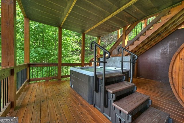 454 Genessee Path, Blue Ridge, GA 30513