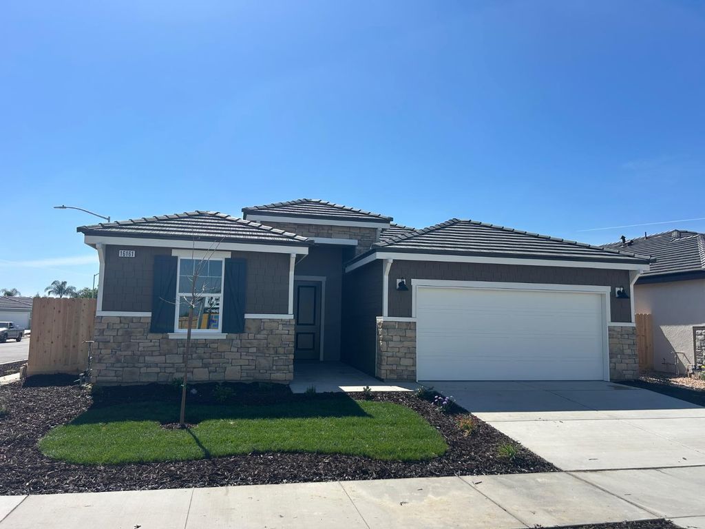 16161 West David Ave, Kerman, CA 93630