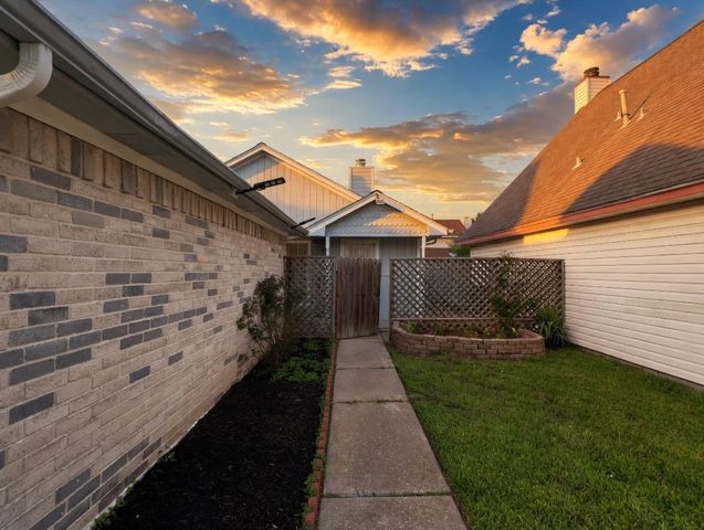 11607 Eaglewood Drive, Houston, TX 77089