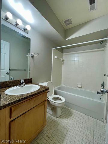 2635 Greenstone Boulevard 504, Auburn Hills, MI 48326