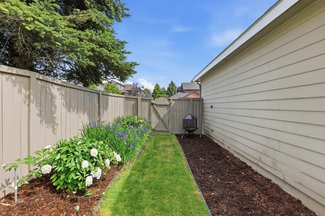 9125 N Bradbury Dr, Spokane, WA 99208