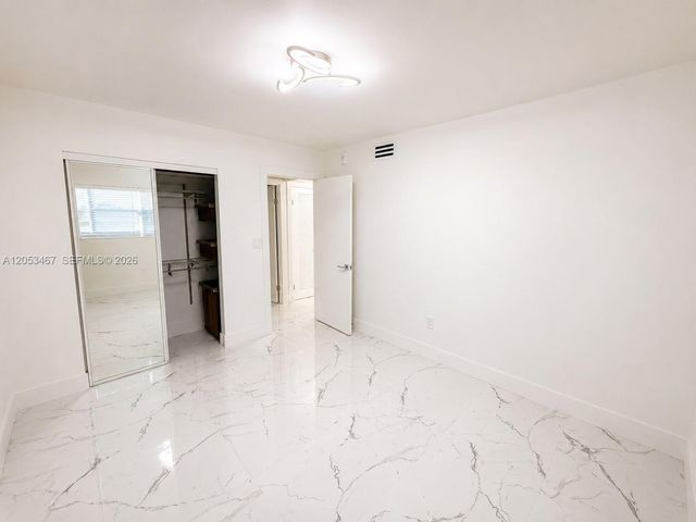 1750 NE 191st St 605-1, Miami, FL 33179