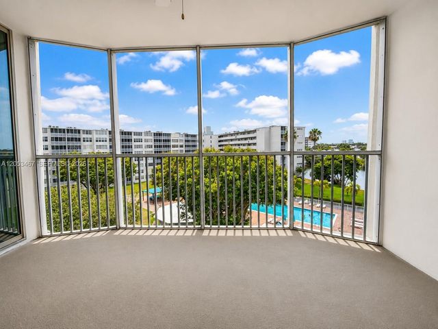 1750 NE 191st St 605-1, Miami, FL 33179
