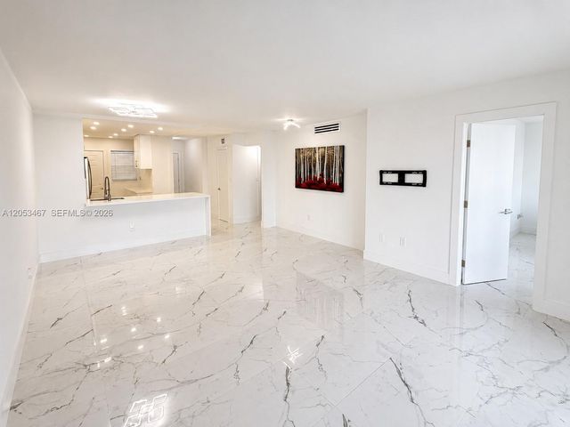 1750 NE 191st St 605-1, Miami, FL 33179