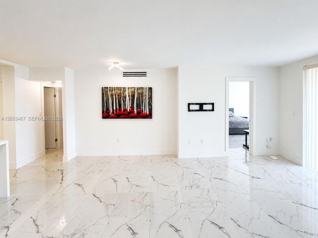 1750 NE 191st St 605-1, Miami, FL 33179