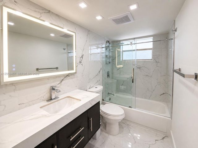 1750 NE 191st St 605-1, Miami, FL 33179