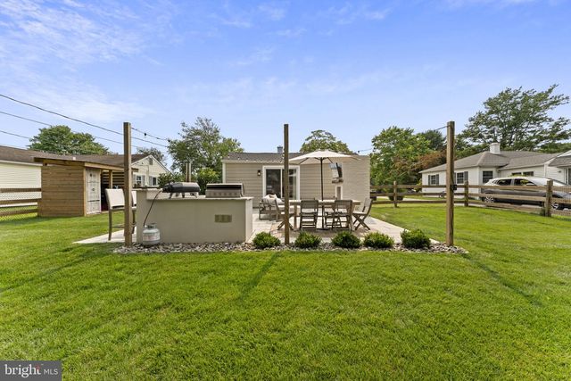 113 MANOR RD, Paoli, PA 19301