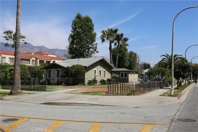 398 N Holliston Avenue, Pasadena, CA 91106