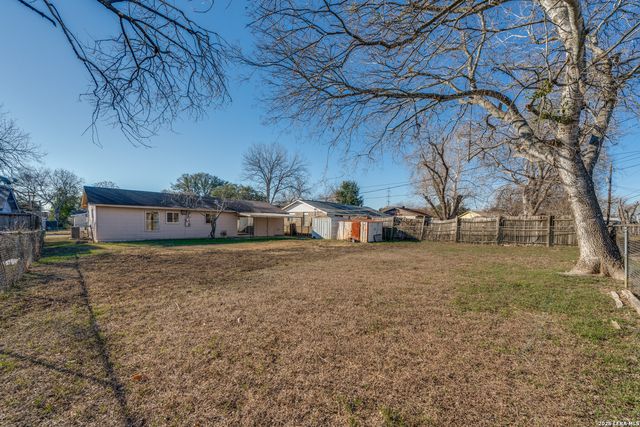 827 Horseshoe, Universal City, TX 78148