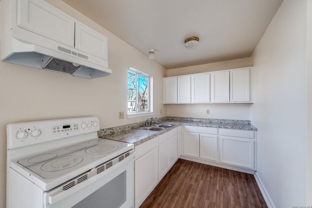 827 Horseshoe, Universal City, TX 78148