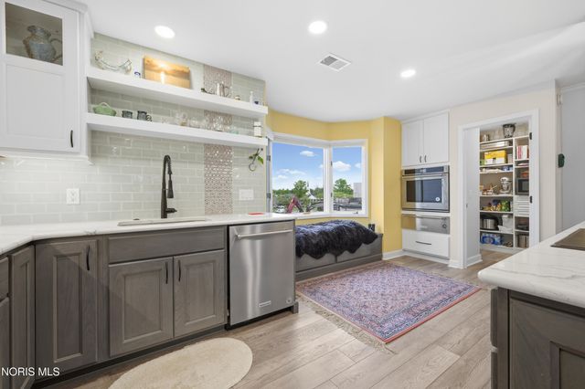 5831 Monroe Street, 406, Sylvania, OH 43560