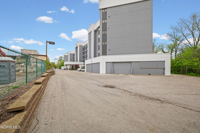 5831 Monroe Street, 406, Sylvania, OH 43560