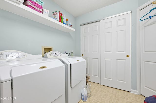 5831 Monroe Street, 406, Sylvania, OH 43560