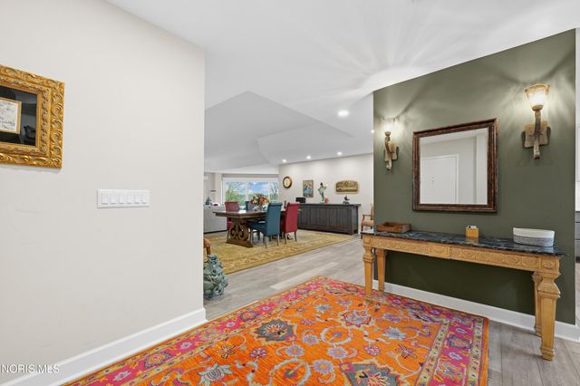 5831 Monroe Street, 406, Sylvania, OH 43560